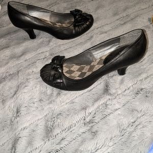 MIA cute bow tie Short heels